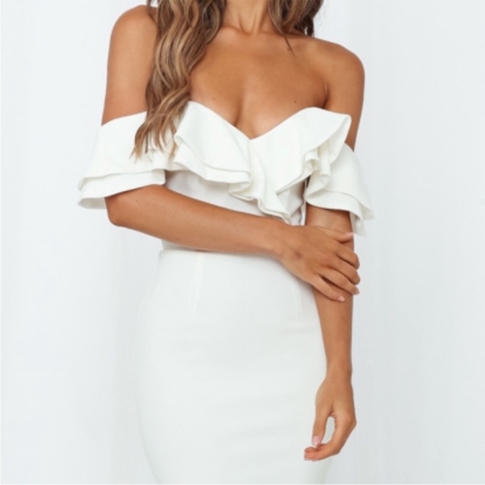 Hello Molly - Morning Mist white ruffle sleeve, slit dress